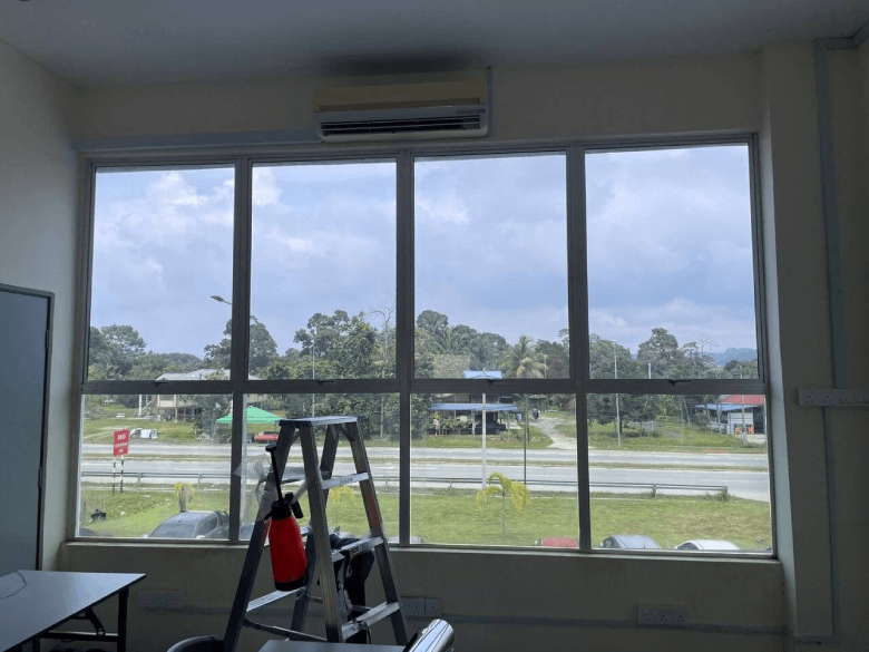 THE BEST QUALITY TINTED BUILDING LUBOK CHINA