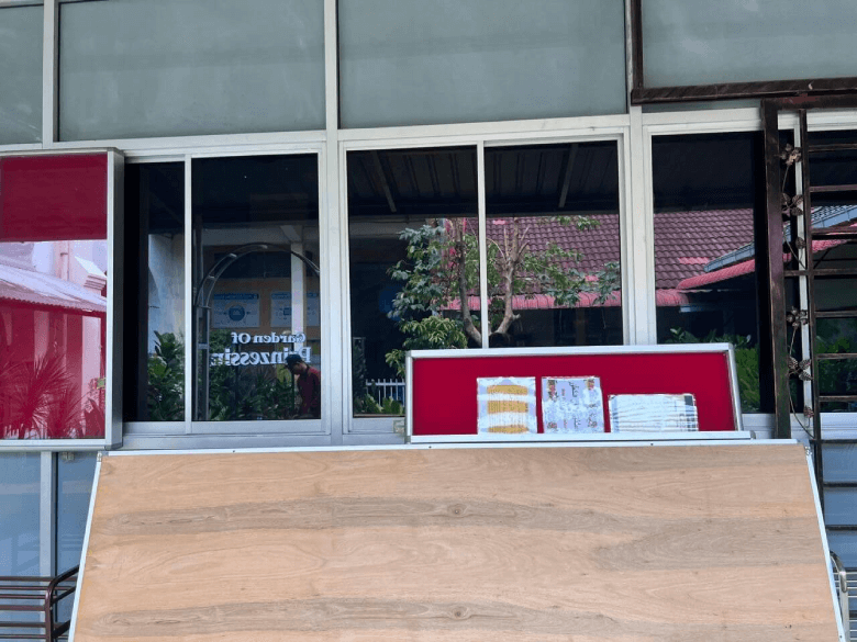 THE BEST QUALITY WINDOW TINTING SILIAU