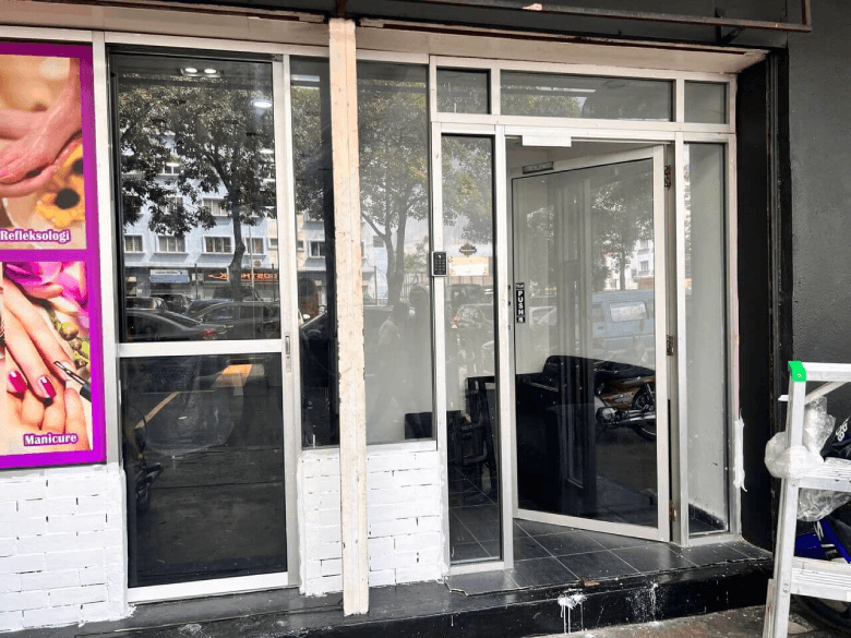 THE BEST QUALITY TINTED WINDOW LUBOK CHINA