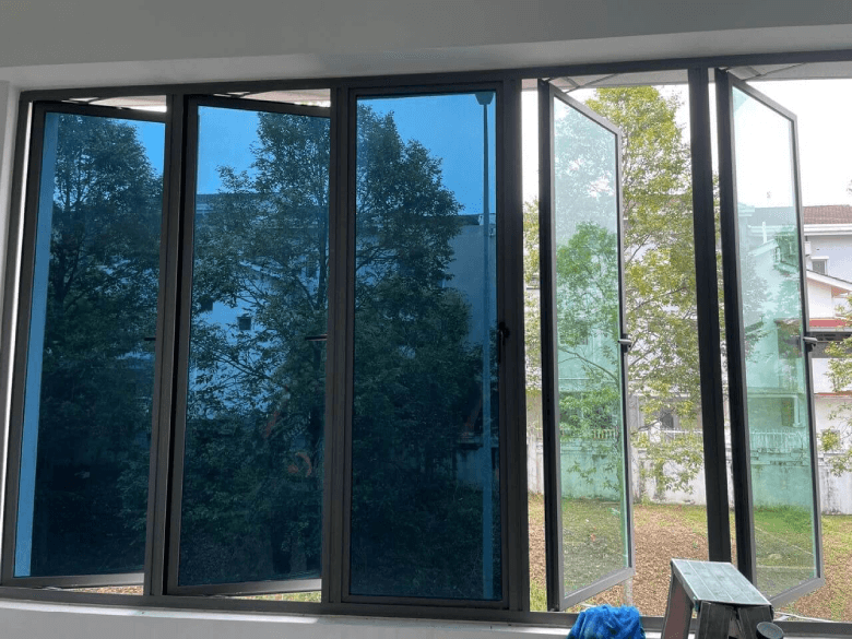 THE BEST QUALITY TINTED GLASS TAMPIN