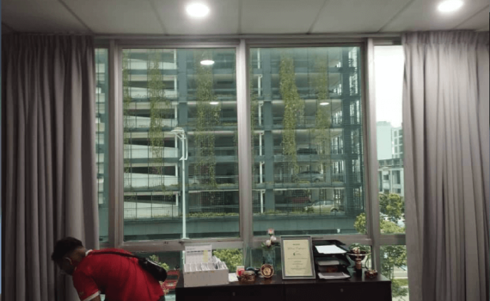 THE BEST QUALITY TINTED WINDOW FILM SILIAU