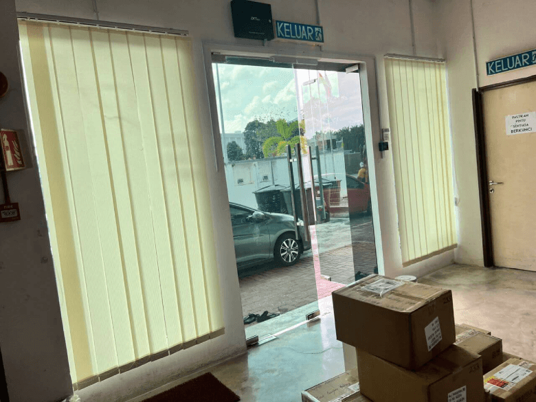THE BEST QUALITY TINTED BUILDING RANTAU