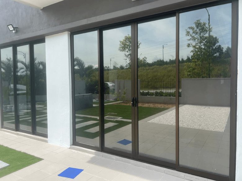THE BEST QUALITY TINTED HOUSE SERI MENANTI