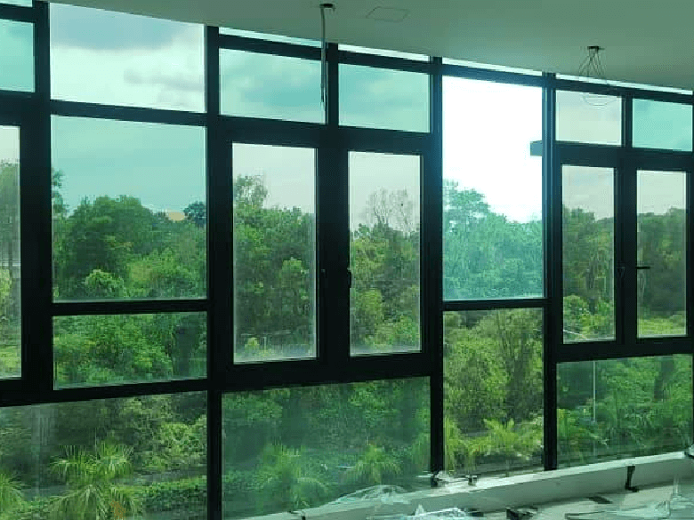 THE BEST QUALITY TINTED GLASS PEKAN SEPANG