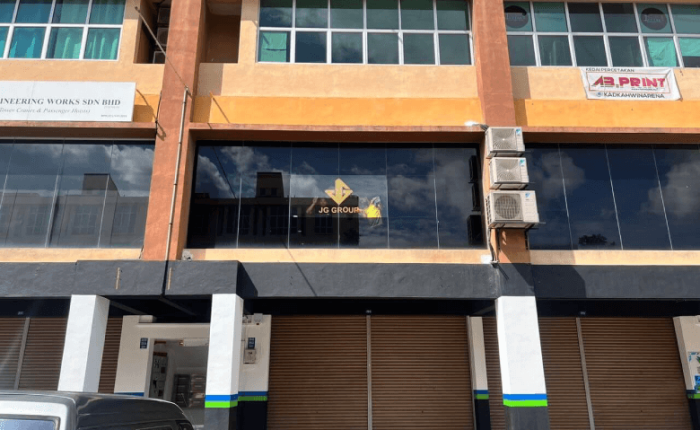 THE BEST QUALITY TINTED GLASS PEDAS