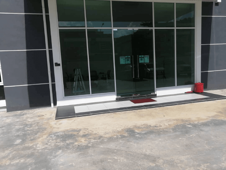 THE BEST QUALITY TINTED GLASS LABU