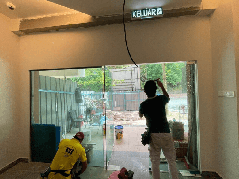 THE BEST QUALITY TINTED WINDOW REMBAU