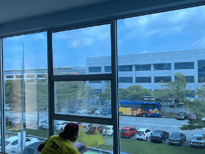 THE BEST QUALITY TINTED OFFICE MANTIN