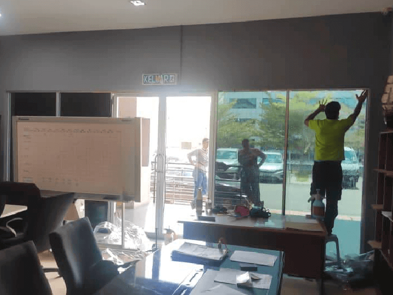 THE BEST QUALITY TINTED OFFICE MANTIN