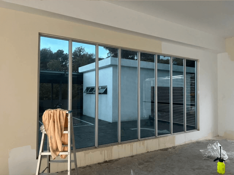 THE BEST QUALITY TINTED WINDOW BANDAR TASIK KESUMA