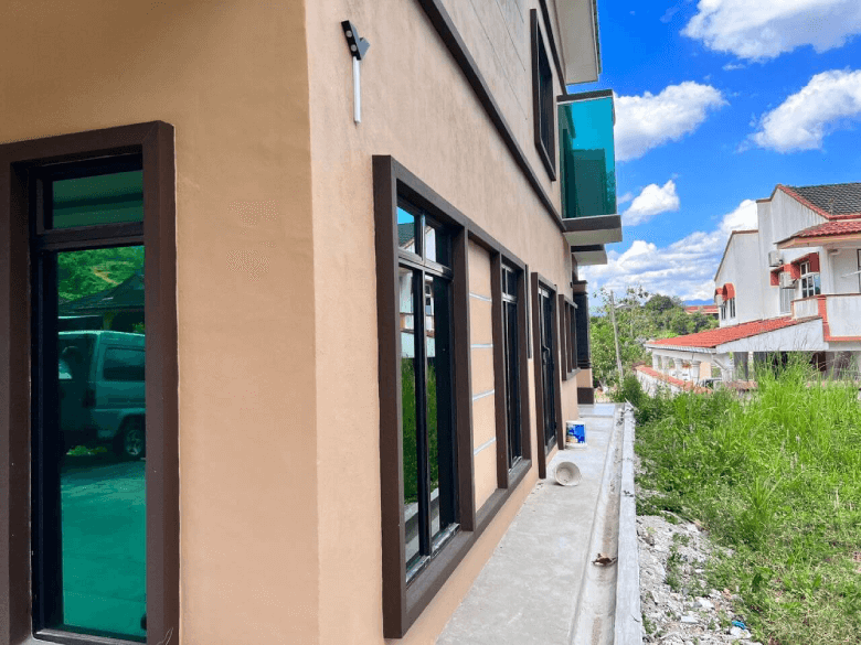 THE BEST QUALITY TINTED HOUSE BANDAR KOTA SERIEMAS