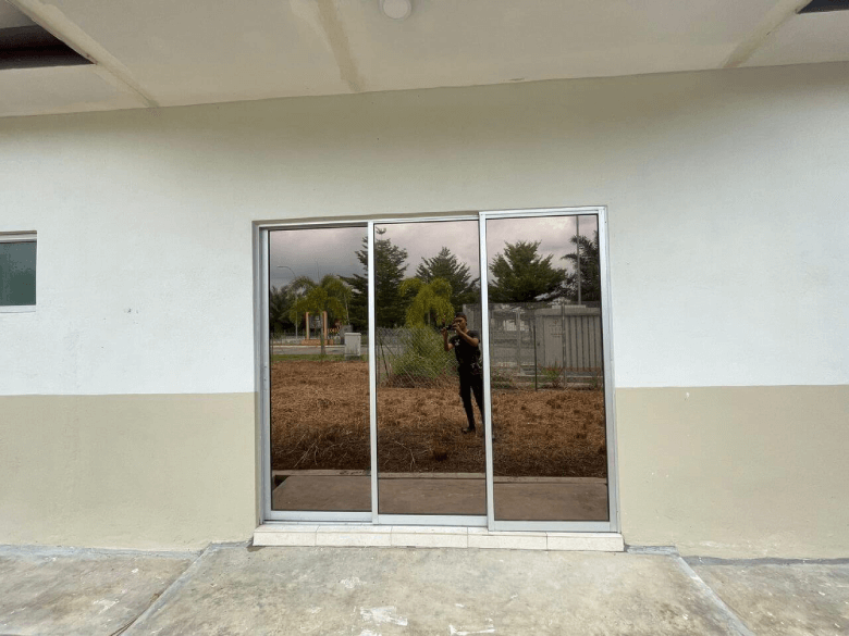 TINTED-RUMAH-279 | TINTED HOUSE BUILDING OFFICE SEREMBAN-NILAI THE BEST QUALITY TINTED HOUSE ULU BENDOL