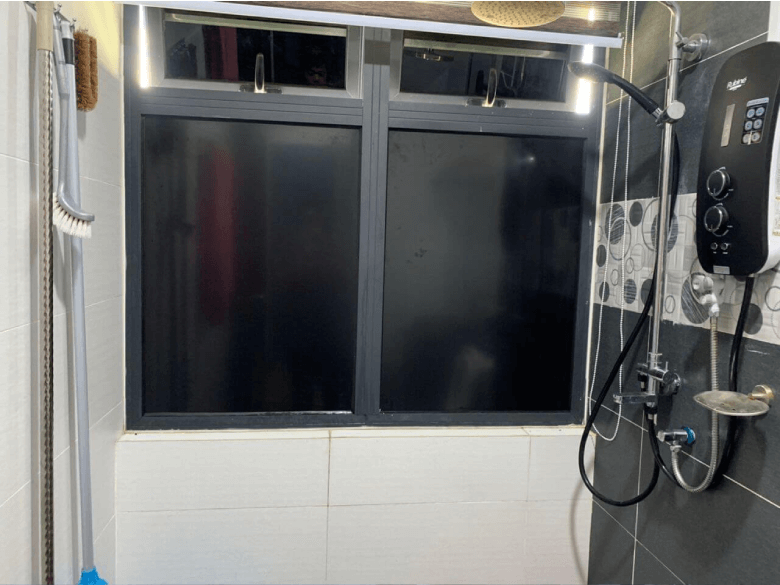 THE BEST QUALITY TINTED HOUSE PEKAN SEPANG
