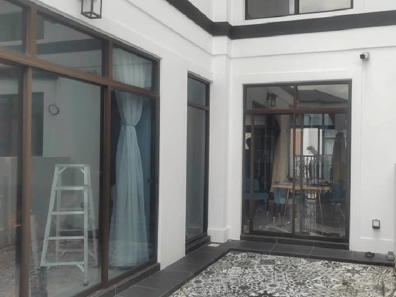 THE BEST QUALITY TINTED WINDOW LENGGENG