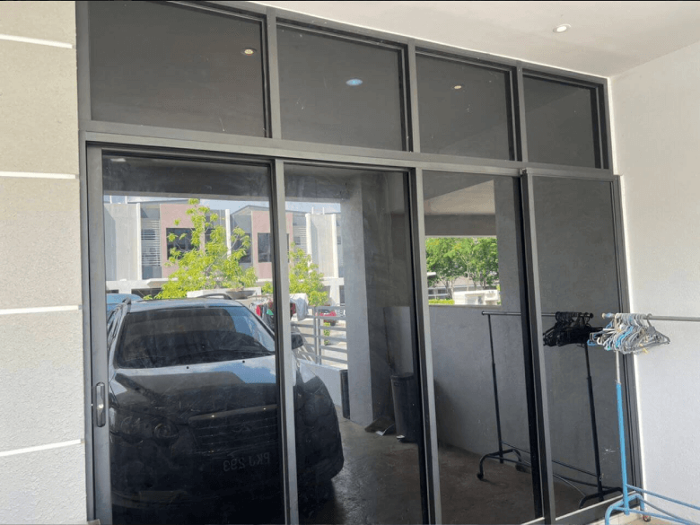 THE BEST QUALITY TINTED HOUSE BANDAR TASIK KESUMA